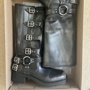 NWT STEVE MADDEN ROCKY Distressed Brown/Black Boots